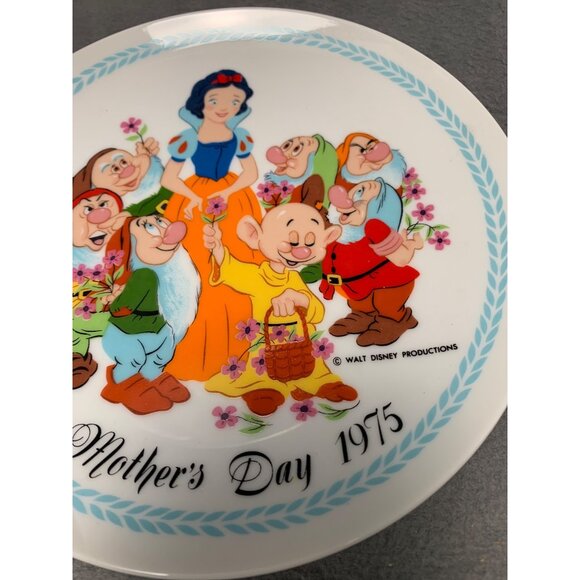 Disney Family Collector Series Mothers Day 1975 Plate - Picture 5 of 9